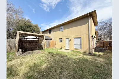 2641 Santa Barbara Drive, Grand Prairie, TX 75052 - Photo 15