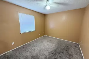 2641 Santa Barbara Dr, Grand Prairie, TX 75052 - Photo 11