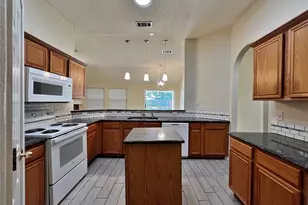 609 Blueberry Hill Ln, Mansfield, TX 76063 - Photo 7