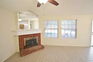 609 Blueberry Hill Ln, Mansfield, TX 76063 - Photo 5