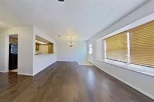 57 W Townhouse Ln, Grand Prairie, TX 75052 - Photo 7