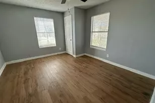 615 W Coffin St, Denison, TX 75020 - Photo 5