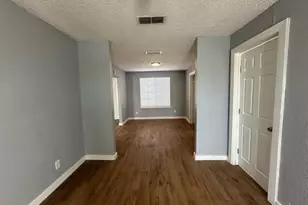 615 W Coffin St, Denison, TX 75020 - Photo 3