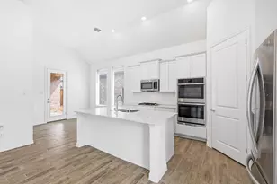 4747 Kings Garden Pkwy, Arlington, TX 76005 - Photo 13