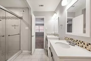 207 E Harwood Rd, Euless, TX 76039 - Photo 25