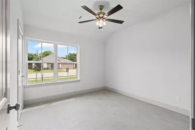 725 Jameson Street, Springtown, TX 76082 - Photo 37