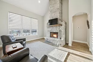 3404 Zanzibar Ct, Granbury, TX 76048 - Photo 11