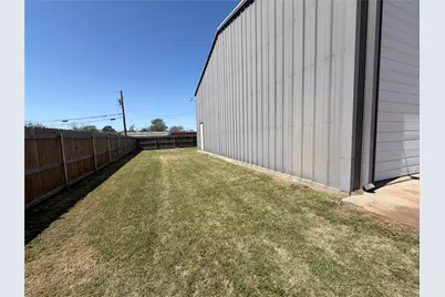 203 N Hampton Road, Crowley, TX 76036 - Photo 23