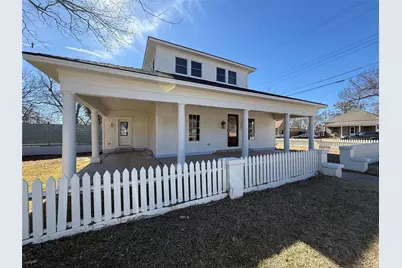 202 Throckmorton Street, Weatherford, TX 76086 - Photo 1