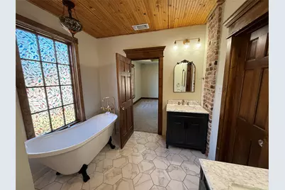 202 Throckmorton Street, Weatherford, TX 76086 - Photo 11