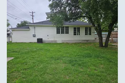 202 Throckmorton Street, Weatherford, TX 76086 - Photo 9