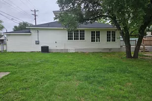 202 Throckmorton St, Weatherford, TX 76086 - Photo 9