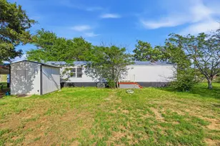 316 Summit Dr, Springtown, TX 76082 - Photo 31