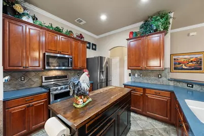 904 Lindstrom Drive, Fort Worth, TX 76131 - Photo 17