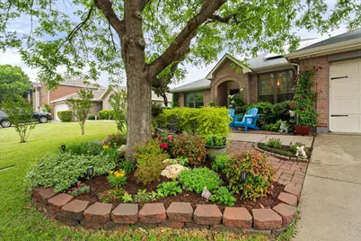 904 Lindstrom Drive, Fort Worth, TX 76131 - Photo 3