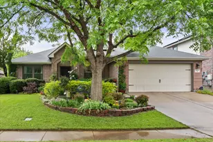 904 Lindstrom Dr, Fort Worth, TX 76131 - Photo 1