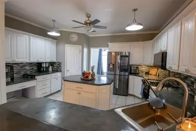 514 Preston Drive, Pottsboro, TX 75076 - Photo 9