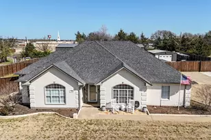 514 Preston Dr, Pottsboro, TX 75076 - Photo 1