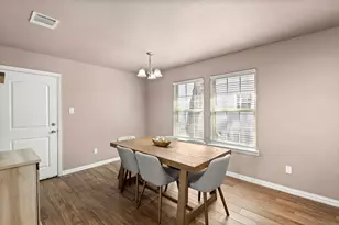 300 Lipscomb St, Cleburne, TX 76031 - Photo 9