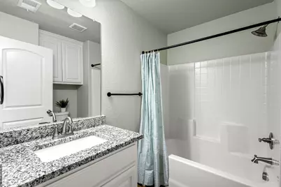 300 Lipscomb Street, Cleburne, TX 76031 - Photo 15