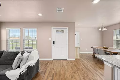 300 Lipscomb Street, Cleburne, TX 76031 - Photo 3