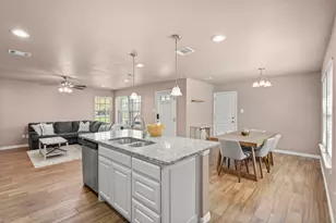 300 Lipscomb St, Cleburne, TX 76031 - Photo 7