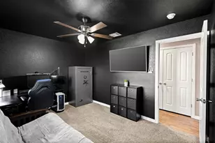 300 Lipscomb St, Cleburne, TX 76031 - Photo 17