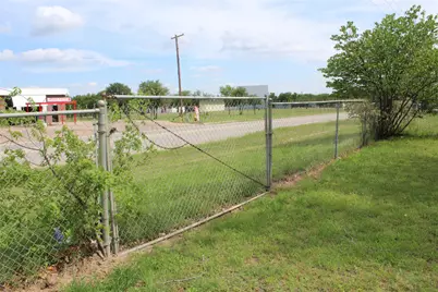 209 Pennsylvania Avenue, Graham, TX 76450 - Photo 31