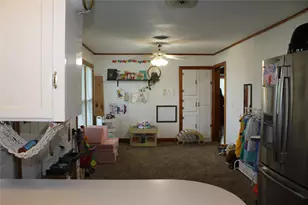 209 Pennsylvania Ave, Graham, TX 76450 - Photo 9