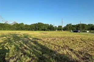 529 W Oak St, Gunter, TX 75058 - Photo 1