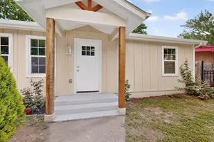 910 S Chatfield St, Ennis, TX 75119 - Photo 3