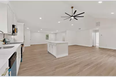910 S Chatfield Street, Ennis, TX 75119 - Photo 11