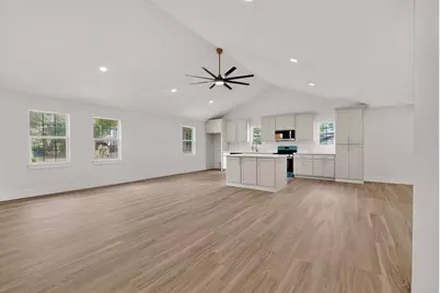 910 S Chatfield Street, Ennis, TX 75119 - Photo 13