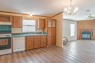 2717 Creek Dr, Granbury, TX 76048 - Photo 15