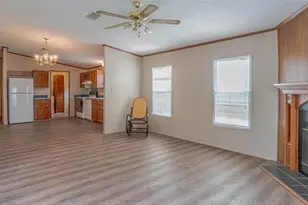 2717 Creek Dr, Granbury, TX 76048 - Photo 13