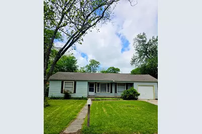 1813 Throckmorton Street, Gainesville, TX 76240 - Photo 1