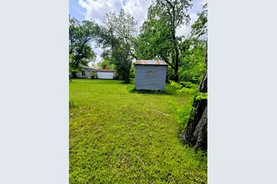 1813 Throckmorton Street, Gainesville, TX 76240 - Photo 33