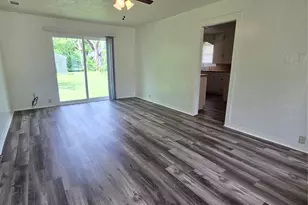 1813 Throckmorton St, Gainesville, TX 76240 - Photo 3