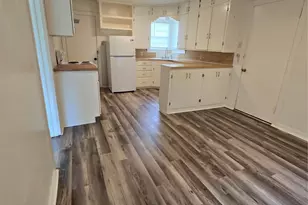 1813 Throckmorton St, Gainesville, TX 76240 - Photo 11