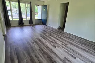 1813 Throckmorton St, Gainesville, TX 76240 - Photo 5