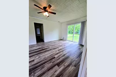 1813 Throckmorton Street, Gainesville, TX 76240 - Photo 7