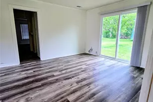 1813 Throckmorton St, Gainesville, TX 76240 - Photo 7