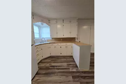 1813 Throckmorton Street, Gainesville, TX 76240 - Photo 13