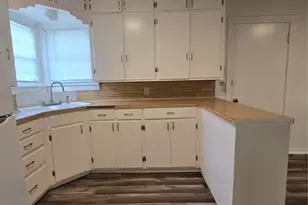 1813 Throckmorton St, Gainesville, TX 76240 - Photo 13