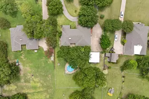 2507 Lake Ridge Rd, Glenn Heights, TX 75154 - Photo 21