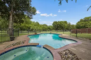 2507 Lake Ridge Rd, Glenn Heights, TX 75154 - Photo 17