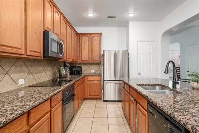 4924 Marsh Harrier Avenue, Grand Prairie, TX 75052 - Photo 15