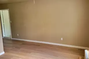 4660 Lois St, Fort Worth, TX 76119 - Photo 9