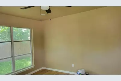 4660 Lois Street, Fort Worth, TX 76119 - Photo 7