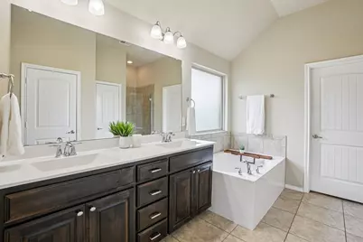 1117 Daventry Drive, Glenn Heights, TX 75154 - Photo 17